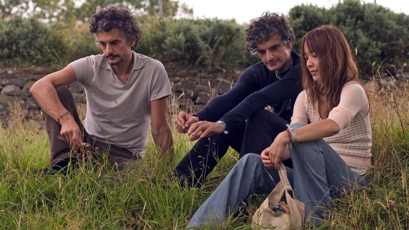 Fichier:Blonde Redhead background.jpg