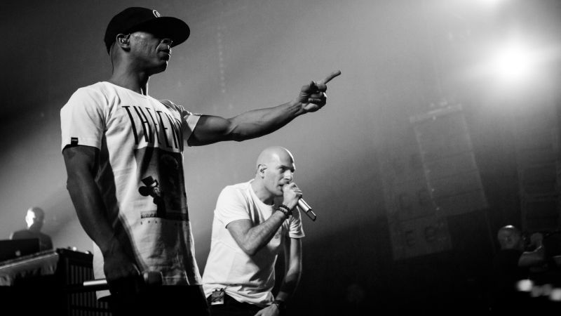 Fichier:IAM background.jpg