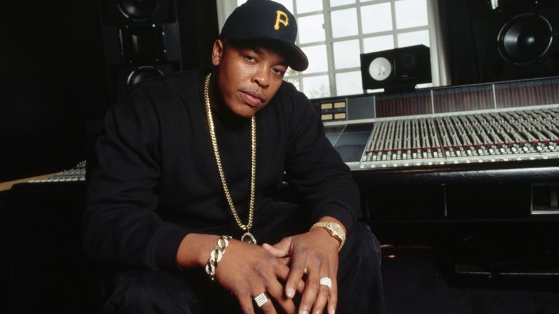 Fichier:Dr. Dre background.jpg