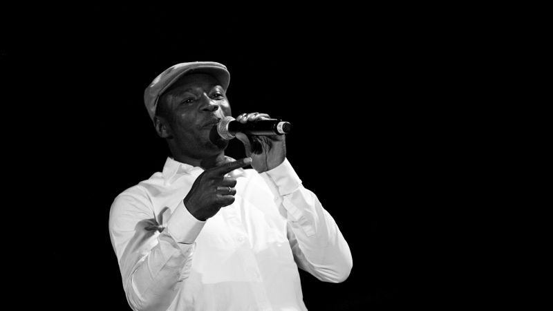 Fichier:MC Solaar background.jpg