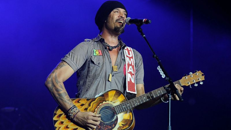 Fichier:Michael Franti background.jpg