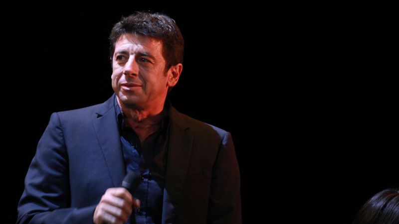 Fichier:Patrick Bruel background.jpg