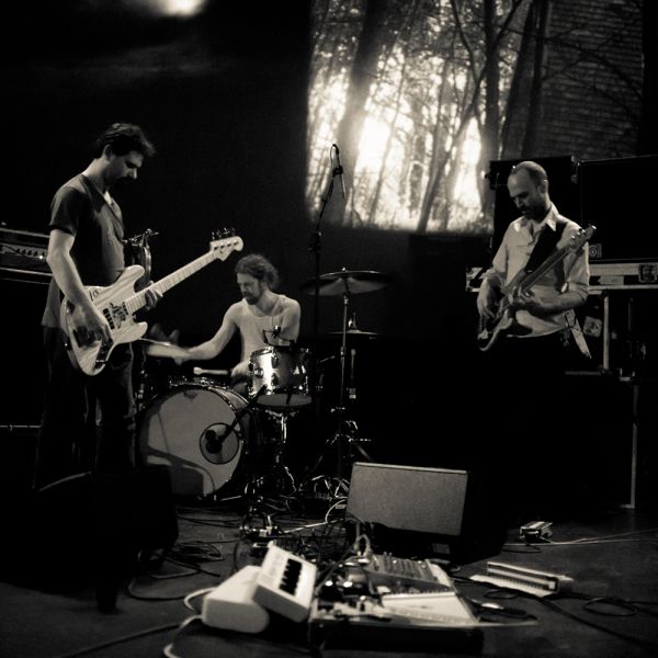 Fichier:Godspeed You! Black Emperor.jpg