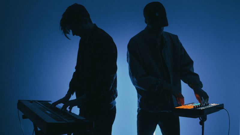 Fichier:TWO LANES background.jpg