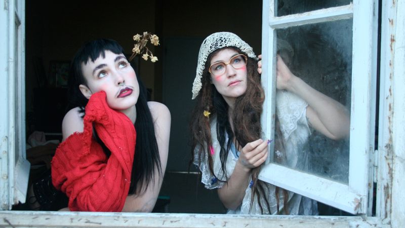Fichier:CocoRosie background.jpg