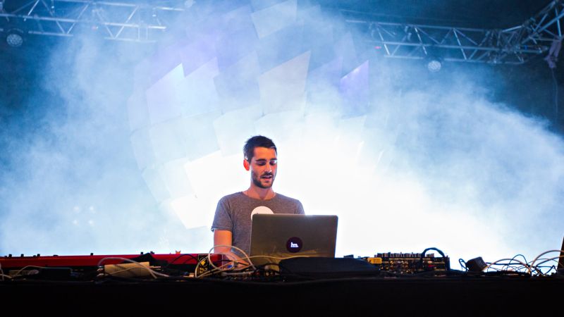 Fichier:Worakls background.jpg