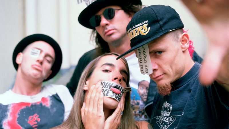 Fichier:Red Hot Chili Peppers background.jpg